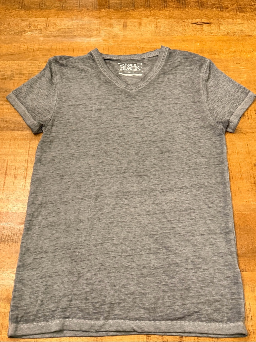 Buckle Black V-neck T-shirt gray heather very soft